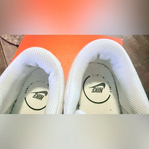 Nike Court Legacy Lift
Women's Shoes size 7.5 - Picture 12 of 13